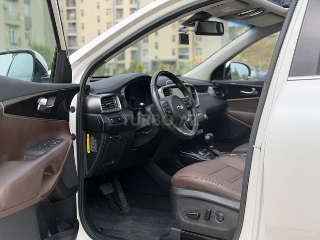 Kia Sorento-13