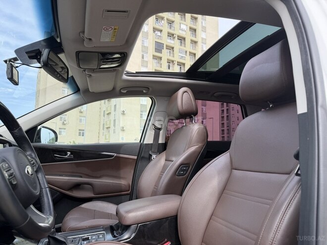 Kia Sorento-16