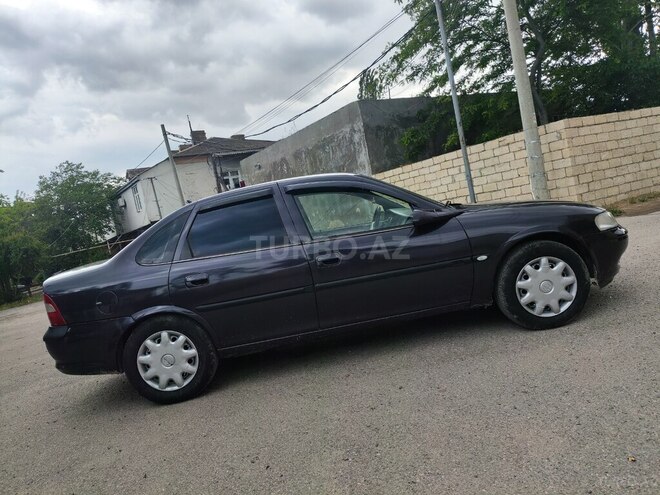 Opel Vectra-4