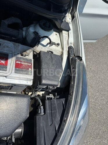 Hyundai Accent-8