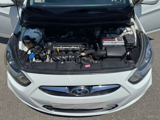 Hyundai Accent-6