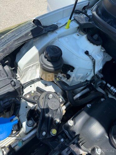 Hyundai Accent-7