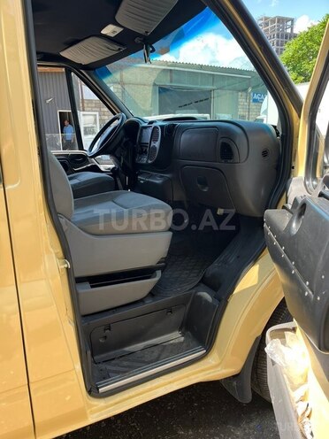 Ford Transit-14