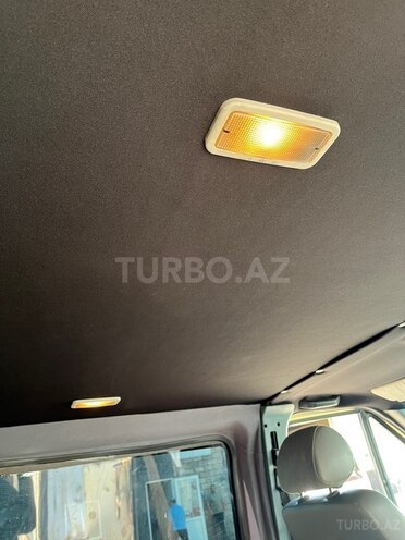 Ford Transit-13
