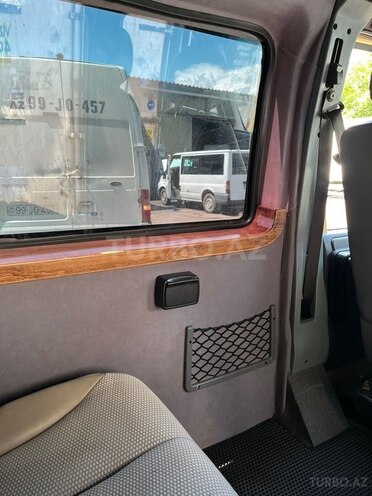 Ford Transit-12