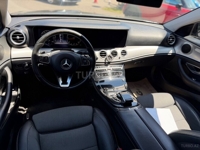 Mercedes E 220 d-2