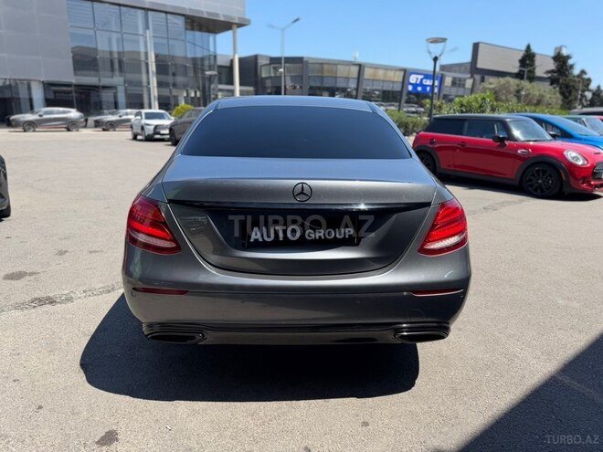 Mercedes E 220 d-7