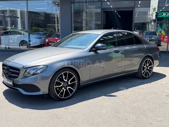 Mercedes E 220 d-6