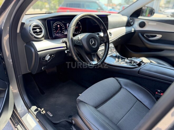 Mercedes E 220 d-8