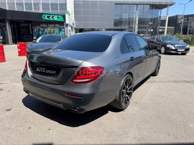 Mercedes E 220 d-10