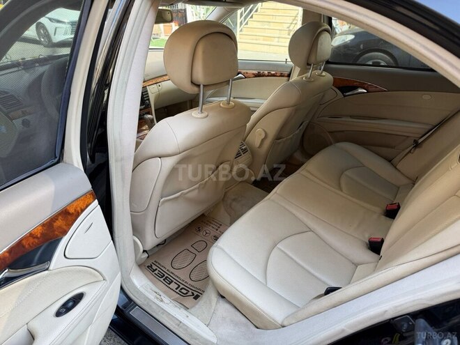 Mercedes E 350-11