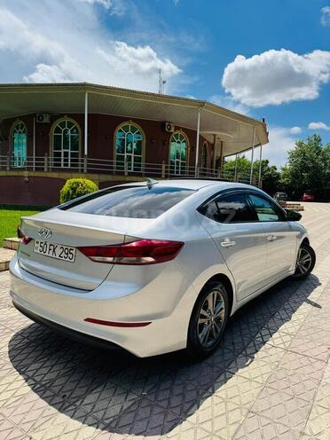 Hyundai Elantra-9
