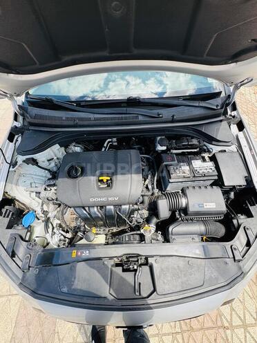 Hyundai Elantra-14