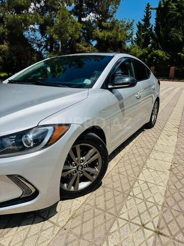 Hyundai Elantra-5