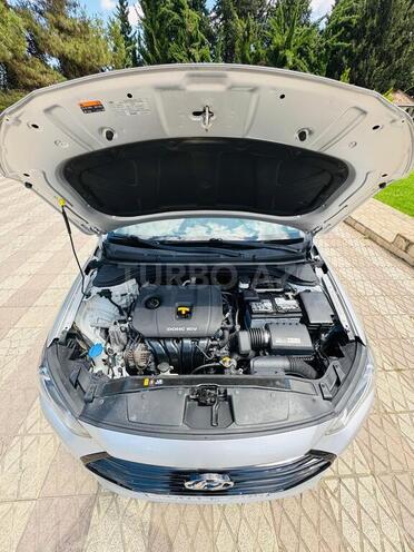 Hyundai Elantra-17