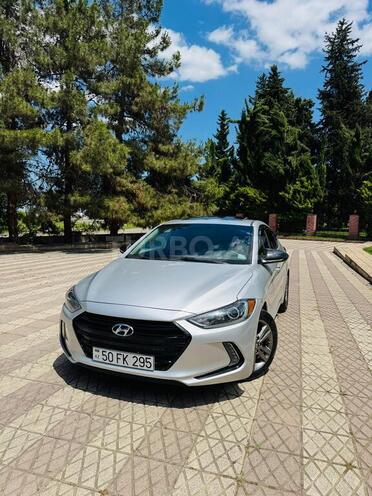 Hyundai Elantra-1