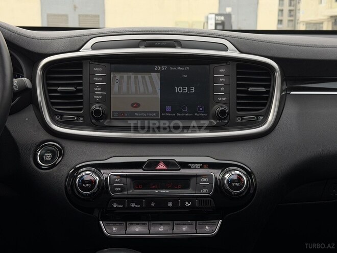 Kia Sorento-12