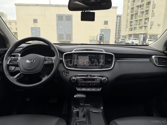 Kia Sorento-13