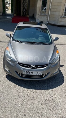 Hyundai Elantra-1