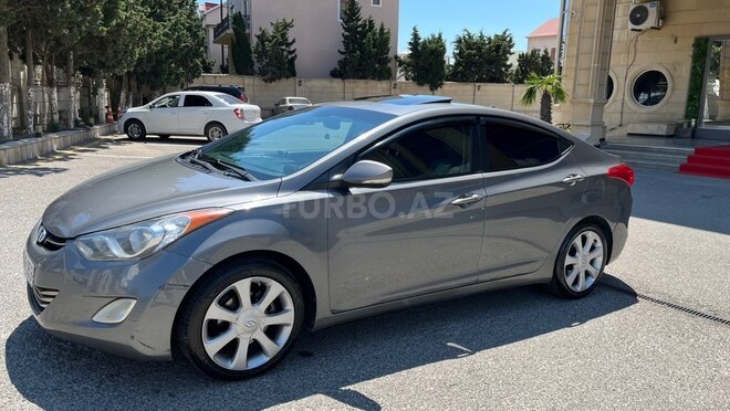 Hyundai Elantra-4