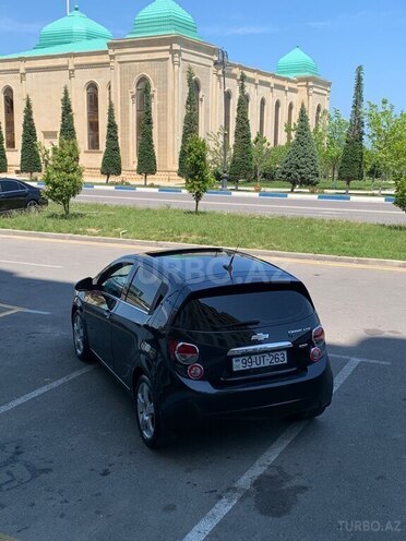 Chevrolet Sonic-8