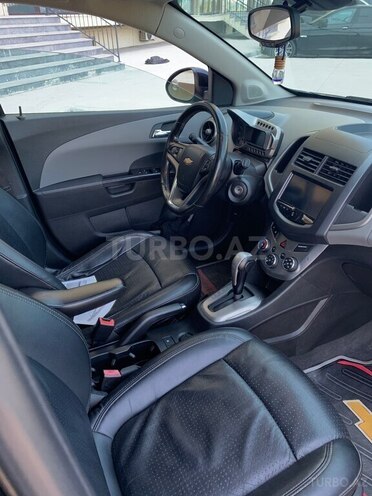 Chevrolet Sonic-13