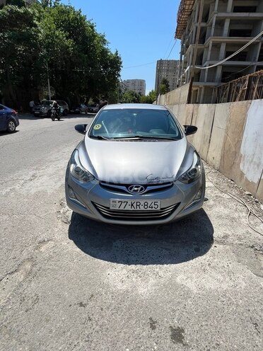 Hyundai Elantra-1