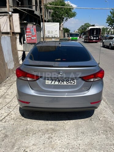 Hyundai Elantra-5