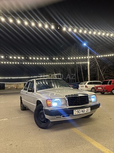 Mercedes 190-4