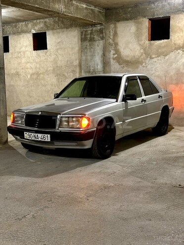 Mercedes 190-1