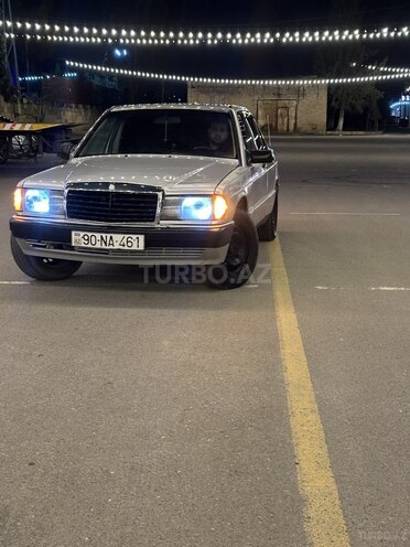 Mercedes 190-2