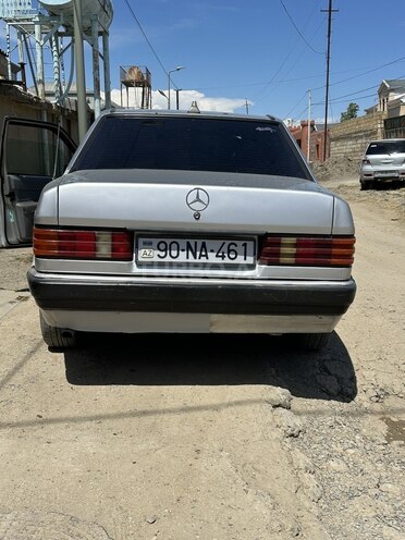 Mercedes 190-5