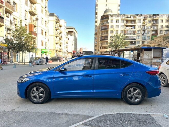Hyundai Avante-7