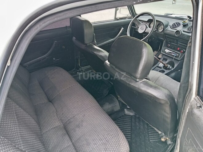 LADA (VAZ) 2106-4