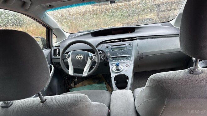 Toyota Prius-4