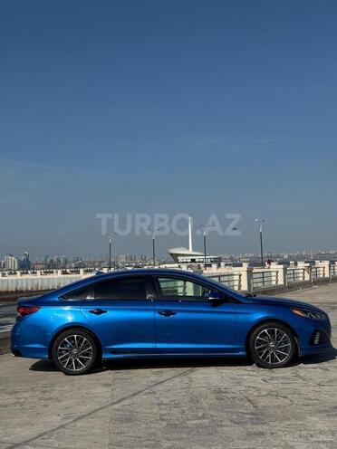 Hyundai Sonata-16