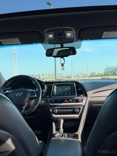 Hyundai Sonata-13