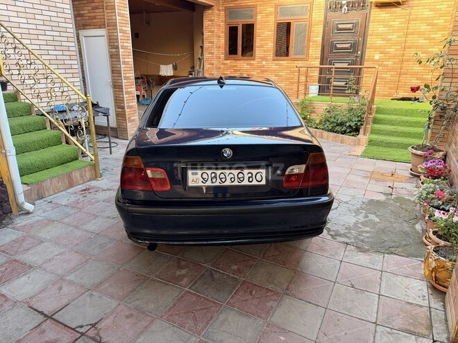 BMW 318-2