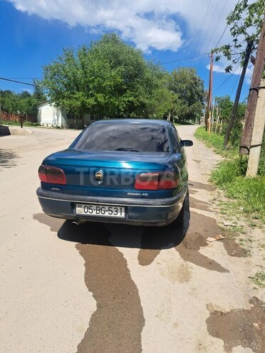 Opel Omega-4