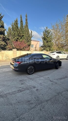 Hyundai Elantra-4