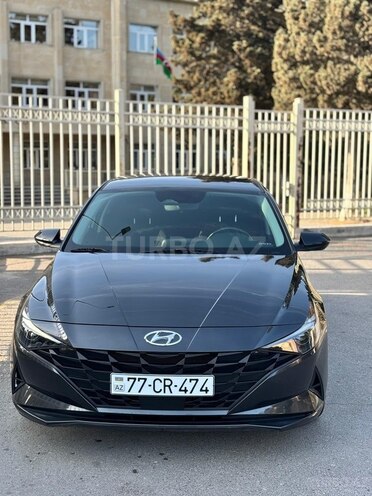 Hyundai Elantra-1