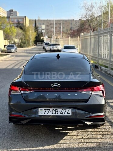Hyundai Elantra-3