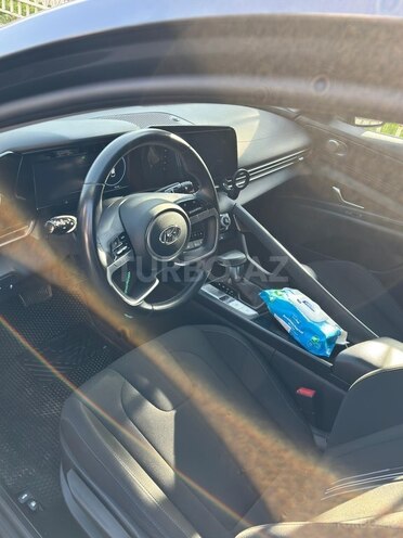 Hyundai Elantra-10