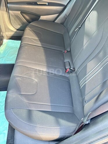 Hyundai Elantra-12