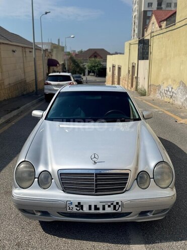 Mercedes E 240-2