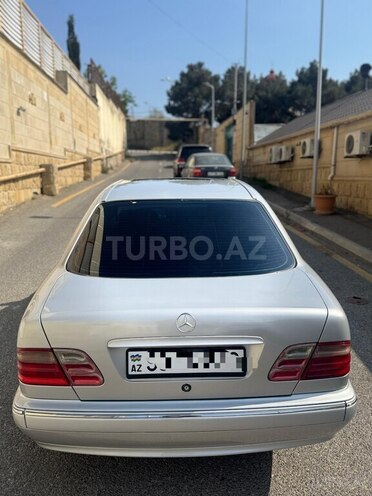 Mercedes E 240-7