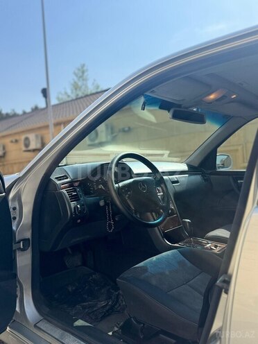Mercedes E 240-9
