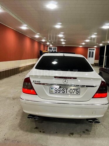 Mercedes E 240-10