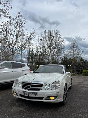Mercedes E 240-8