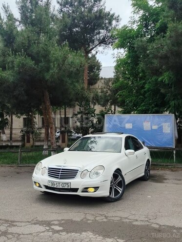 Mercedes E 240-3